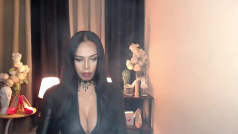 HAPPY BIRTHDAY MISTRESS MADRIANA online show from 01-04-25, 11:22