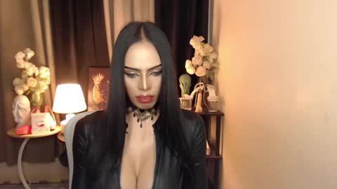 HAPPY BIRTHDAY MISTRESS MADRIANA online show from 01-26-25, 12:01