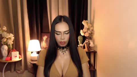 HAPPY BIRTHDAY MISTRESS MADRIANA online show from 02-10-25, 04:47