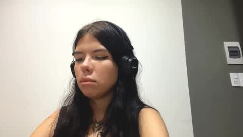 Snapshot of darlenatenofsky chatting on 02-25-26, 09:02 Sarah online show from 02-25-26, 09:02