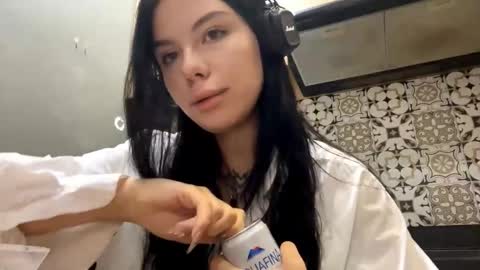 Snapshot of darlenatenofsky chatting on 02-26-26, 05:12 Sarah online show from 02-26-26, 05:12