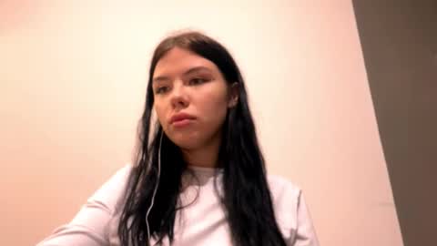 Snapshot of darlenatenofsky chatting on 02-27-26, 05:46 Sarah online show from 02-27-26, 05:46