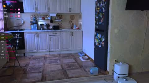Snapshot of darlina_ryan chatting on 05-24-26, 02:00 Darlina online show from 05-24-26, 02:00
