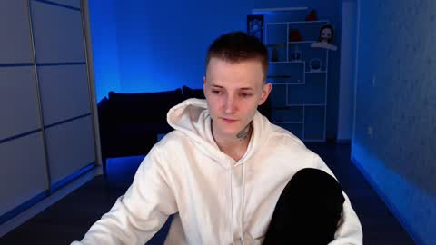 your lovely Oli online show from 01-10-25, 01:52