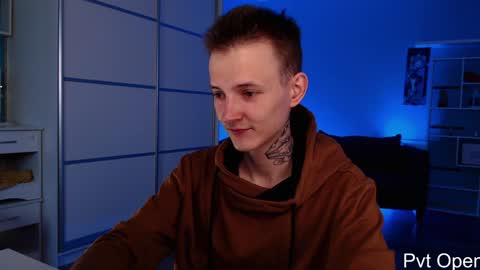 your lovely Oli online show from 01-27-25, 07:56