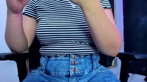 Snapshot of darlingbdsm_ chatting on 11-16-25, 02:00 Darling online show from 11-16-25, 02:00