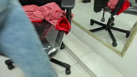 Snapshot of darlingbdsm_ chatting on 11-29-25, 02:20 Darling online show from 11-29-25, 02:20