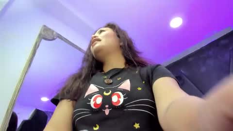 Snapshot of darlingbdsm_ chatting on 12-19-25, 04:14 Darling online show from 12-19-25, 04:14