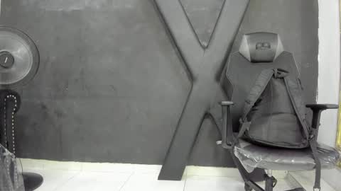 Snapshot of darlingbdsm_ chatting on 01-11-26, 01:38 Darling online show from 01-11-26, 01:38