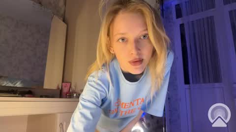 Snapshot of darlingdarinka chatting on 02-25-25, 06:53 D online show from 02-25-25, 06:53