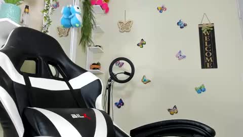 Snapshot of darsha__sahu chatting on 09-26-25, 02:15 Darsha online show from 09-26-25, 02:15