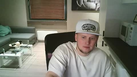 Dario online show from 11-22-25, 04:39