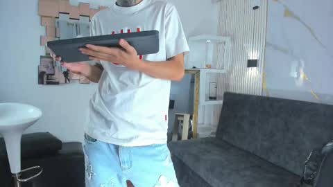 darwin_ggh online show from 11-23-25, 07:52