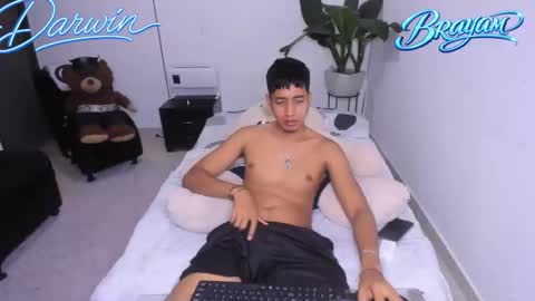 Snapshot of darwinandbrayan chatting on 02-11-26, 10:04 darwinandbrayan online show from 02-11-26, 10:04