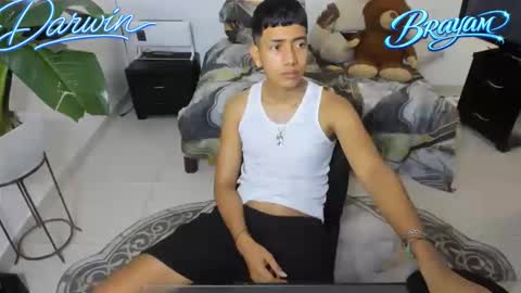 Snapshot of darwinandbrayan chatting on 02-23-26, 07:00 darwinandbrayan online show from 02-23-26, 07:00