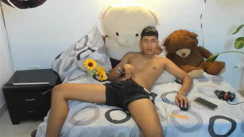 Snapshot of darwinandbrayan chatting on 03-08-26, 07:17 darwinandbrayan online show from 03-08-26, 07:17