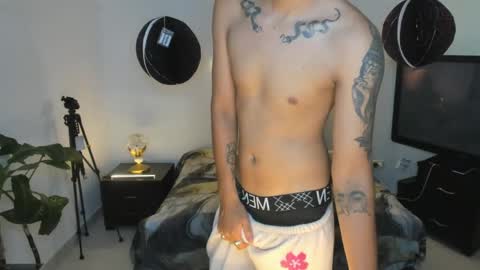 Snapshot of darwinandbrayan chatting on 03-22-26, 08:12 darwinandbrayan online show from 03-22-26, 08:12