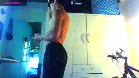 Snapshot of daryof chatting on 12-13-24, 05:00 Daryo Franco online show from 12-13-24, 05:00