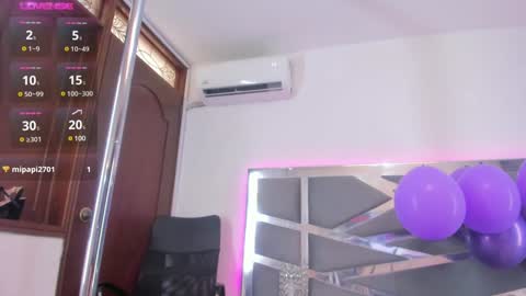 Snapshot of dashafoxxx chatting on 12-27-24, 06:42 Dasha Foxxx online show from 12-27-24, 06:42