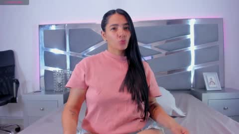 Snapshot of dashafoxxx chatting on 01-22-25, 12:38 Dasha Foxxx online show from 01-22-25, 12:38