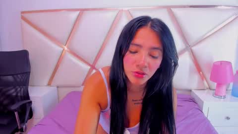 Snapshot of dashafoxxx chatting on 10-18-25, 02:51 Dasha Foxxx online show from 10-18-25, 02:51