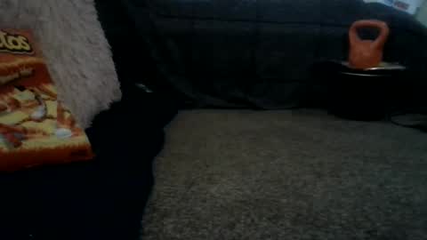 Snapshot of daszler chatting on 12-22-24, 10:25 Daszler online show from 12-22-24, 10:25