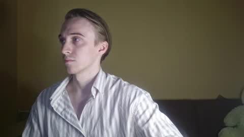 Snapshot of datalian chatting on 10-11-25, 02:48 datalian online show from 10-11-25, 02:48