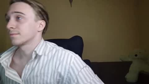 Snapshot of datalian chatting on 01-17-26, 03:17 datalian online show from 01-17-26, 03:17