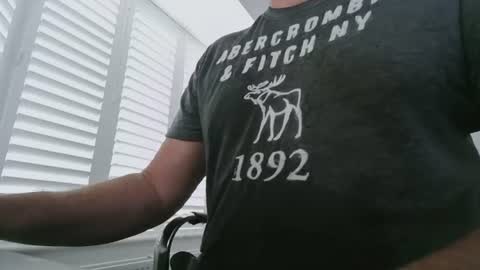 davesu12345 online show from 06-15-26, 06:48