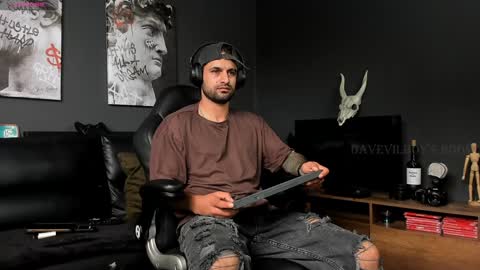 Daves online show from 12-04-24, 04:16