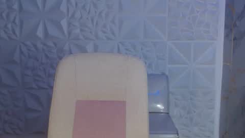 Snapshot of davexxx_ chatting on 06-19-26, 03:00 Dave online show from 06-19-26, 03:00