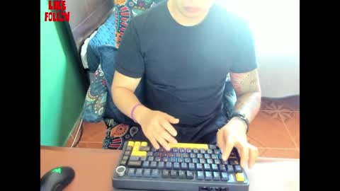 Snapshot of david_2789 chatting on 05-18-26, 07:20 David online show from 05-18-26, 07:20