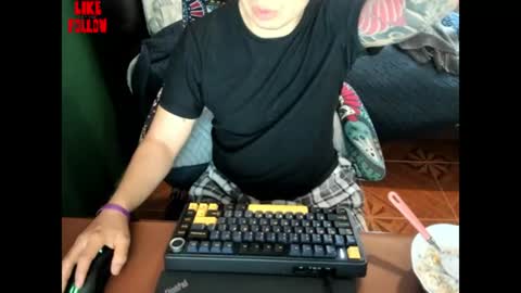 Snapshot of david_2789 chatting on 07-19-26, 04:33 David online show from 07-19-26, 04:33