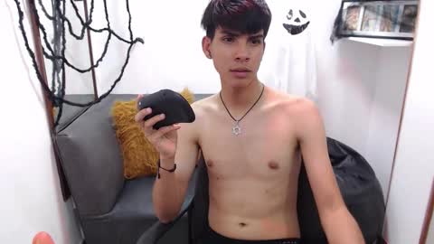 David online show from 10-29-25, 04:26