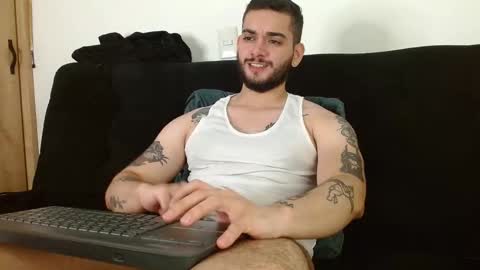 Snapshot of david_franco1 chatting on 09-08-25, 09:58 Twitter davidsanctum online show from 09-08-25, 09:58