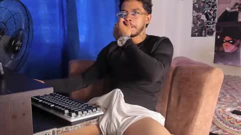 Snapshot of davide_daniels chatting on 10-11-25, 06:50 Davide online show from 10-11-25, 06:50