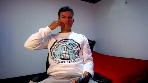 Snapshot of davidkaloc chatting on 01-01-25, 06:47 David online show from 01-01-25, 06:47