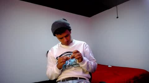 Snapshot of davidkaloc chatting on 01-06-25, 01:31 David online show from 01-06-25, 01:31