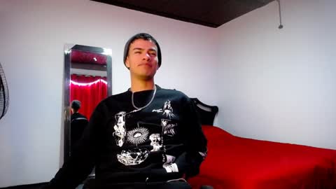 Snapshot of davidkaloc chatting on 01-22-25, 04:23 David online show from 01-22-25, 04:23