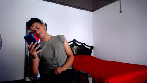 Snapshot of davidkaloc chatting on 01-22-25, 06:52 David online show from 01-22-25, 06:52
