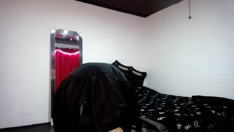 Snapshot of davidkaloc chatting on 01-25-25, 11:22 David online show from 01-25-25, 11:22