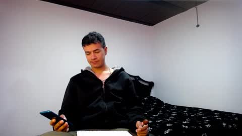 Snapshot of davidkaloc chatting on 01-26-25, 06:59 David online show from 01-26-25, 06:59