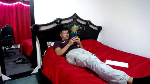 Snapshot of davidkaloc chatting on 02-06-25, 07:24 David online show from 02-06-25, 07:24