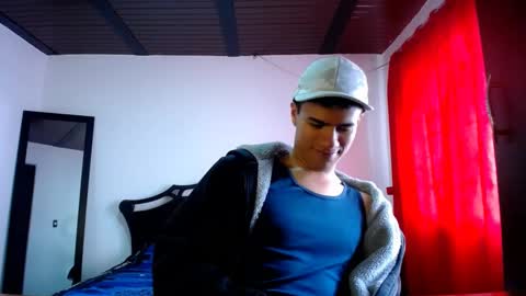 Snapshot of davidkaloc chatting on 02-21-25, 06:15 David online show from 02-21-25, 06:15