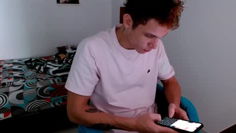 Snapshot of davidsalazar33 chatting on 10-10-25, 03:33 davidsalazar33 online show from 10-10-25, 03:33