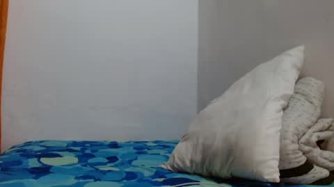 Snapshot of davidth000 chatting on 05-04-26, 05:47 davidth000 online show from 05-04-26, 05:47