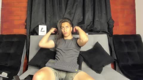 davidx_x21 online show from 01-08-25, 04:44