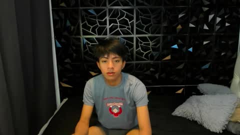 Snapshot of davincihugecock chatting on 03-20-26, 05:18 daniel online show from 03-20-26, 05:18