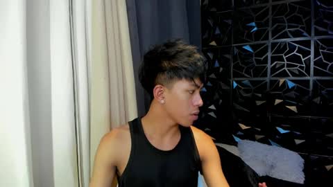 Snapshot of davincihugecock chatting on 04-05-26, 02:20 daniel online show from 04-05-26, 02:20