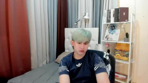 Snapshot of davincihugecock chatting on 04-10-26, 05:06 daniel online show from 04-10-26, 05:06